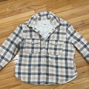 Abercrombie & Fitch Plaid Button-Down Sherpa coat in Gray and Cream